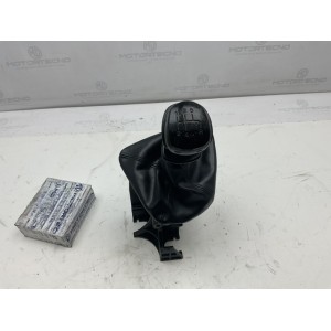 LEVA CAMBIO CON CUFFIA E POMELLO LANCIA Ypsilon 2° Serie 6-07-846-0213 benzina 1200 (06 10)