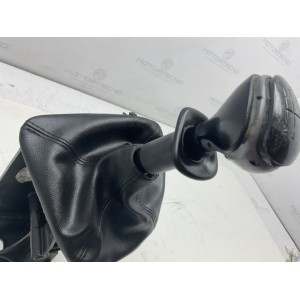 LEVA CAMBIO CON CUFFIA E POMELLO LANCIA Ypsilon 2° Serie 6-07-846-0213 benzina 1200 (06 10)