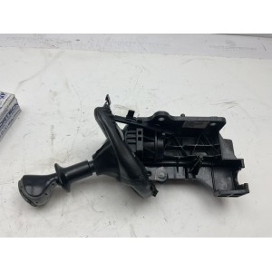 LEVA CAMBIO CON CUFFIA E POMELLO LANCIA Ypsilon 2° Serie 6-07-846-0213 benzina 1200 (06 10)