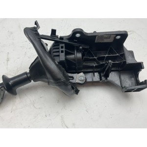 LEVA CAMBIO CON CUFFIA E POMELLO LANCIA Ypsilon 2° Serie 6-07-846-0213 benzina 1200 (06 10)