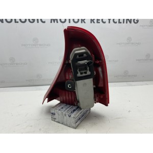 STOP FANALE POSTERIORE SINISTRO RENAULT Clio Serie  (01 05)