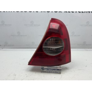 STOP FANALE POSTERIORE DESTRO RENAULT Clio Serie  (01 05)