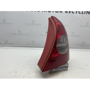 STOP FANALE POSTERIORE DESTRO RENAULT Clio Serie  (01 05)