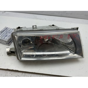 FARO ANTERIORE DESTRO SKODA Octavia Berlina 2° Serie (00 04)