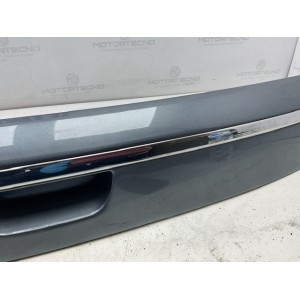 735435472 MODANATURA INFERIORE PORTELLONE COFANO POSTERIORE BAULE LANCIA MUSA GRIGIA 1.4 G 5P 5M 57KW (2011)
