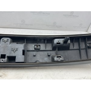 735435472 MODANATURA INFERIORE PORTELLONE COFANO POSTERIORE BAULE LANCIA MUSA GRIGIA 1.4 G 5P 5M 57KW (2011)