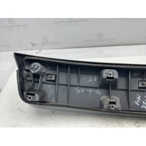 735435472 MODANATURA INFERIORE PORTELLONE COFANO POSTERIORE BAULE LANCIA MUSA GRIGIA 1.4 G 5P 5M 57KW (2011)