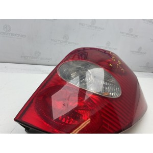 STOP FANALE POSTERIORE DESTRO RENAULT Laguna Berlina 3° Serie 8200002472 (01 05)
