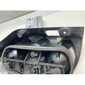 STOP FANALE POSTERIORE DESTRO RENAULT Laguna Berlina 3° Serie 8200002472 (01 05)