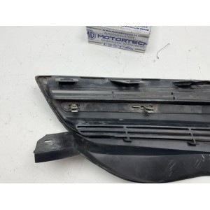 Griglia anteriore sinistra con freccia Nissan micra  K12