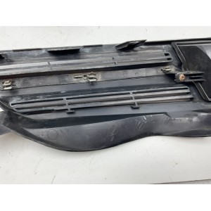 Griglia anteriore sinistra con freccia Nissan micra  K12