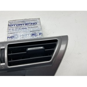 BOCCHETTE ARIA CRUSCOTTO PIÙ COMANDO CLIMA PIÙ TASTO QUATTRO FRECCE TOYOTA IQ 1° Serie (09)