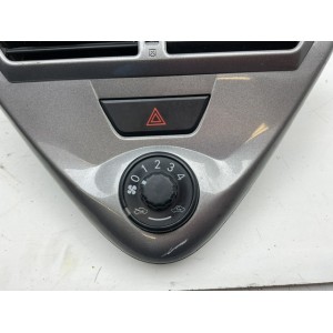 BOCCHETTE ARIA CRUSCOTTO PIÙ COMANDO CLIMA PIÙ TASTO QUATTRO FRECCE TOYOTA IQ 1° Serie (09)
