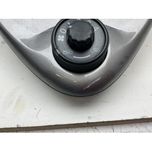 BOCCHETTE ARIA CRUSCOTTO PIÙ COMANDO CLIMA PIÙ TASTO QUATTRO FRECCE TOYOTA IQ 1° Serie (09)