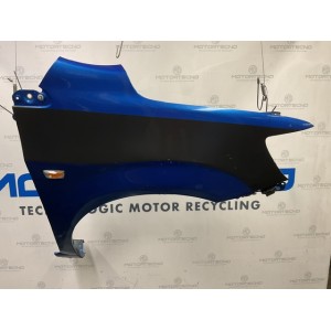 Parafango anteriore destro Chevrolet Aveo blu con striscia nera