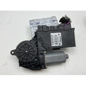 MOTORINO ALZAVETRO ANTERIORE SINISTRO AUDI A4 Avant (8E) 105840-103 (00 04)