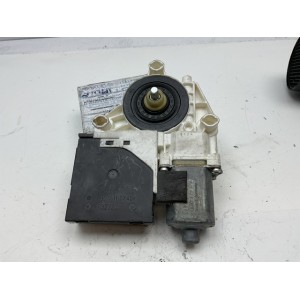 MOTORINO ALZAVETRO ANTERIORE DESTRO AUDI A3 Serie (8P1) E 840 311 202 (05 08)