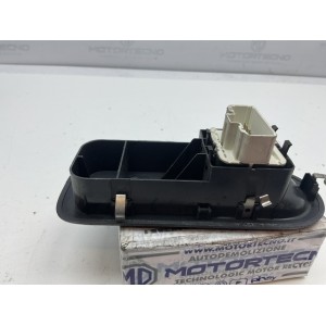 PULSANTIERA ANTERIORE SINISTRA RENAULT Clio Serie 8200356519 (08 15)