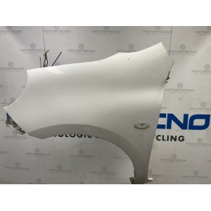 PARAFANGO ANTERIORE SINISTRO NISSAN Micra 7° Serie BIANCO (10 16)