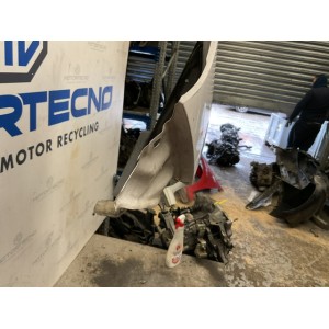 PARAFANGO ANTERIORE SINISTRO NISSAN Micra 7° Serie BIANCO (10 16)