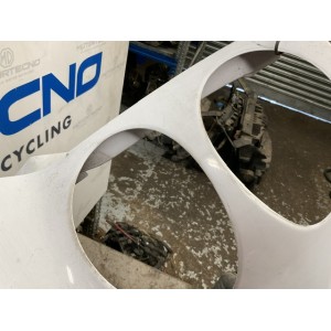 A451 882 02 03 Paraurti posteriore destro con alloggio del tappo della benzina smart 451 bianco