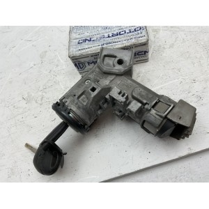 BLOCCHETTO CHIAVE ACCENSIONE CON DOPPIE CHIAVI FORD FIESTA MK6 ANNO 2009 COD. 8A6T-15607-AB