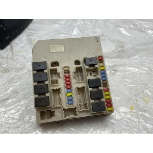 CENTRALINA FUSIBILI PER RENAULT CLIO 3 SERIE - RENAULT MODUS  ANNO DAL 2005 AL 2013  CODICE RICAMBIO 233293G