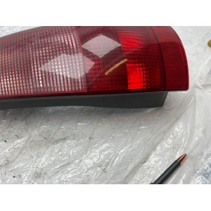 STOP FANALE POSTERIORE DESTRO FIAT Punto Berlina 5P 36500748 (93 99)