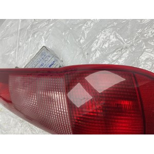 STOP FANALE POSTERIORE DESTRO FIAT Punto Berlina 5P 36500748 (93 99)