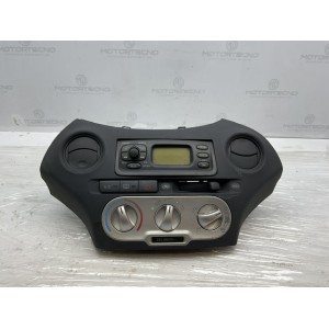 PLANCIA CENTRALE COMPLETA DI AUTORADIO E COMANDO CLIMA TOYOTA Yaris Serie 86110-0D040 (03 05)
