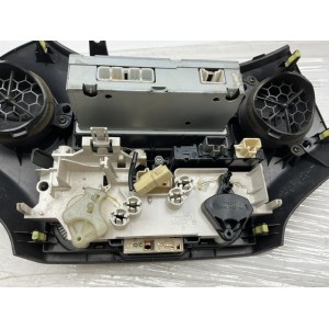 PLANCIA CENTRALE COMPLETA DI AUTORADIO E COMANDO CLIMA TOYOTA Yaris Serie 86110-0D040 (03 05)