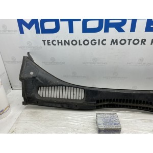 AM51-R02216-AD GOCCIOLATOIO GRIGLIA SOTTOPARABREZZA FORD C-MAX 1.6 85KW 5P D 6M (2012)