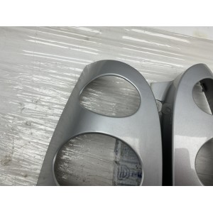 0011645 0011644 coppia di cornici rivestimento mascherina faro stop Posteriore Dx Sx Smart W450 Fortwo faro a 8 grigie 2003-2007