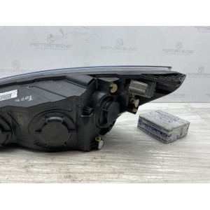 FARO FANALE PROIETTORE ANTERIORE DESTRO DX PASSEGGERO PER FORD FOCUS MK4 C519 LHD JX7B-13W029-CF 2498476 2018 in poi