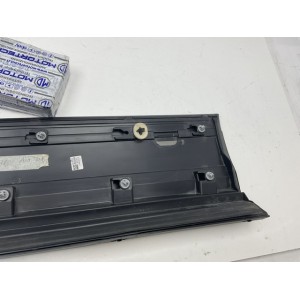 K8D2-21064-A MODANATURA ESTERNA INFERIORE PORTA ANTERIORE DESTRA LAND ROVER RANGE ROVER EVOQUE  (2011 2019)