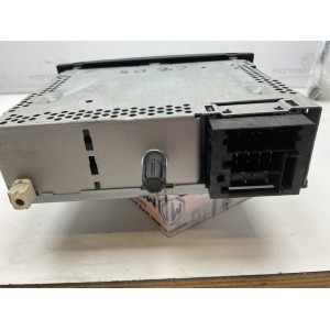 Autoradio originale RENAULT CLIO 3 Con segni di usura senza codice di sblocco 281153881R