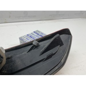 STOP FANALE POSTERIORE SINISTRO PARTE ESTERNA VERSIONE SCURA CITROEN C4 Picasso Mk1 9673164880 (06 13)