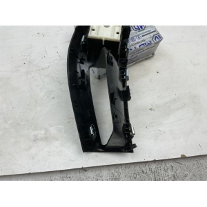 PULSANTIERA ANTERIORE SINISTRA sx GUIDA FORD Fiesta 7° Serie (2017-2023)