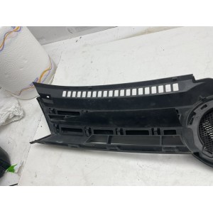 5M0853653D MASCHERINA GRIGLIA PARAURTI ANTERIORE CON STEMMA VOLKSWAGEN GOLF PLUS 1.6 D 77KW 5M 5P (2010)