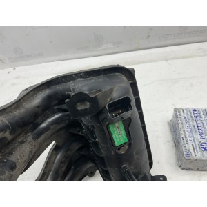 COLLETTORE ASPIRAZIONE CITROEN C3 2° Serie 9686926180 benzina 1100 Completo di farfalla (05 10)