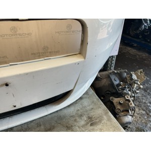 Paraurti grande punto bianco griglia sovrastante mancante come da foto