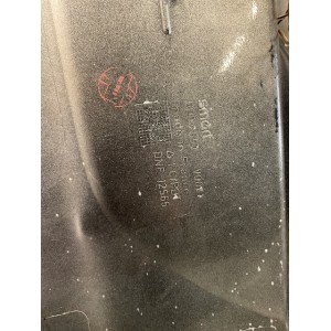 Pannello posteriore portellone grigio smart 451 con segni di usura e una crepa come da foto