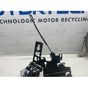 SERRATURA ANTERIORE DESTRA FORD Fiesta 6° Serie 8a61-a21978-ad (08 17) 4 pin