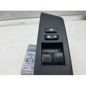 PULSANTIERA ANTERIORE SINISTRA TOYOTA Yaris Serie 74232-0D330 (17 20)
