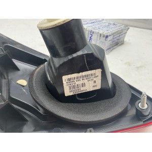 STOP POSTERIORE DESTRO INTEGRATO NEL PORTELLO NISSAN Qashqai 1° Serie 89503209 (06  09)