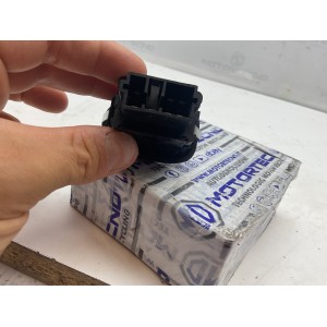 Pulsante alza vetro anteriore destro Peugeot 1007 254903