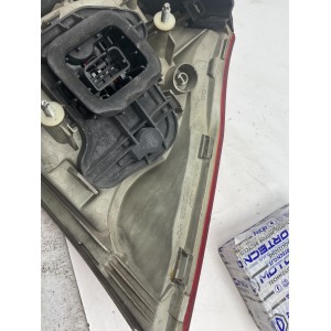STOP FANALE POSTERIORE SINISTRO VOLKSWAGEN Golf 5 Berlina 1K6 945 095 G (03 08) ORIGINALE VALEO