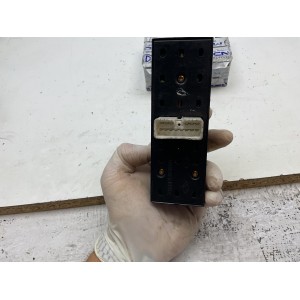 PULSANTIERA  ALZACRISTALLI ANTERIORE SINISTRA LATO GUIDATORE HYUNDAI GETZ 2003