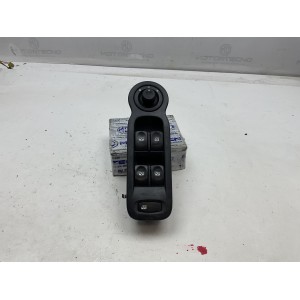 PULSANTIERA ANTERIORE SINISTRA 4 VETRI ELETTRICI RENAULT Modus 1° Serie 8200379694 (04 06)