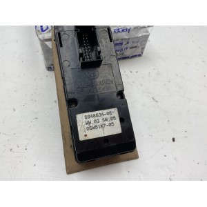 PULSANTIERA ANTERIORE SINISTRA BMW Serie 3 E91 Touring 6948634-06 (05 08)